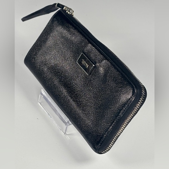 Tod's Handbags - TODS Black Textured Leather corner  Zip Wallet. Red interior. S